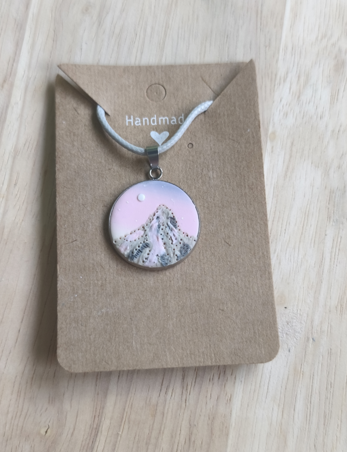 Halskette inspiriert vom Matterhorn